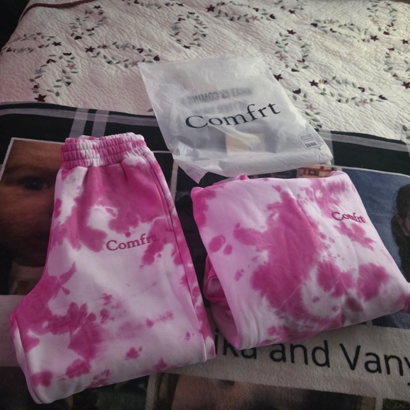Comfrt Other - Comfrt Pink Tie-Dye Women's Lounge Set